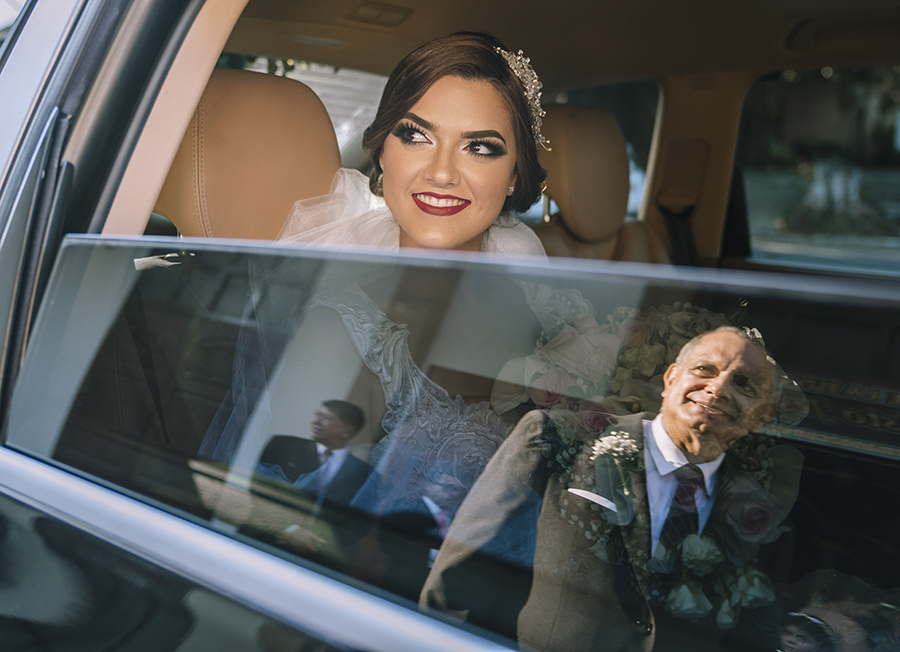 Es espejo, protector, consejero, amigo.