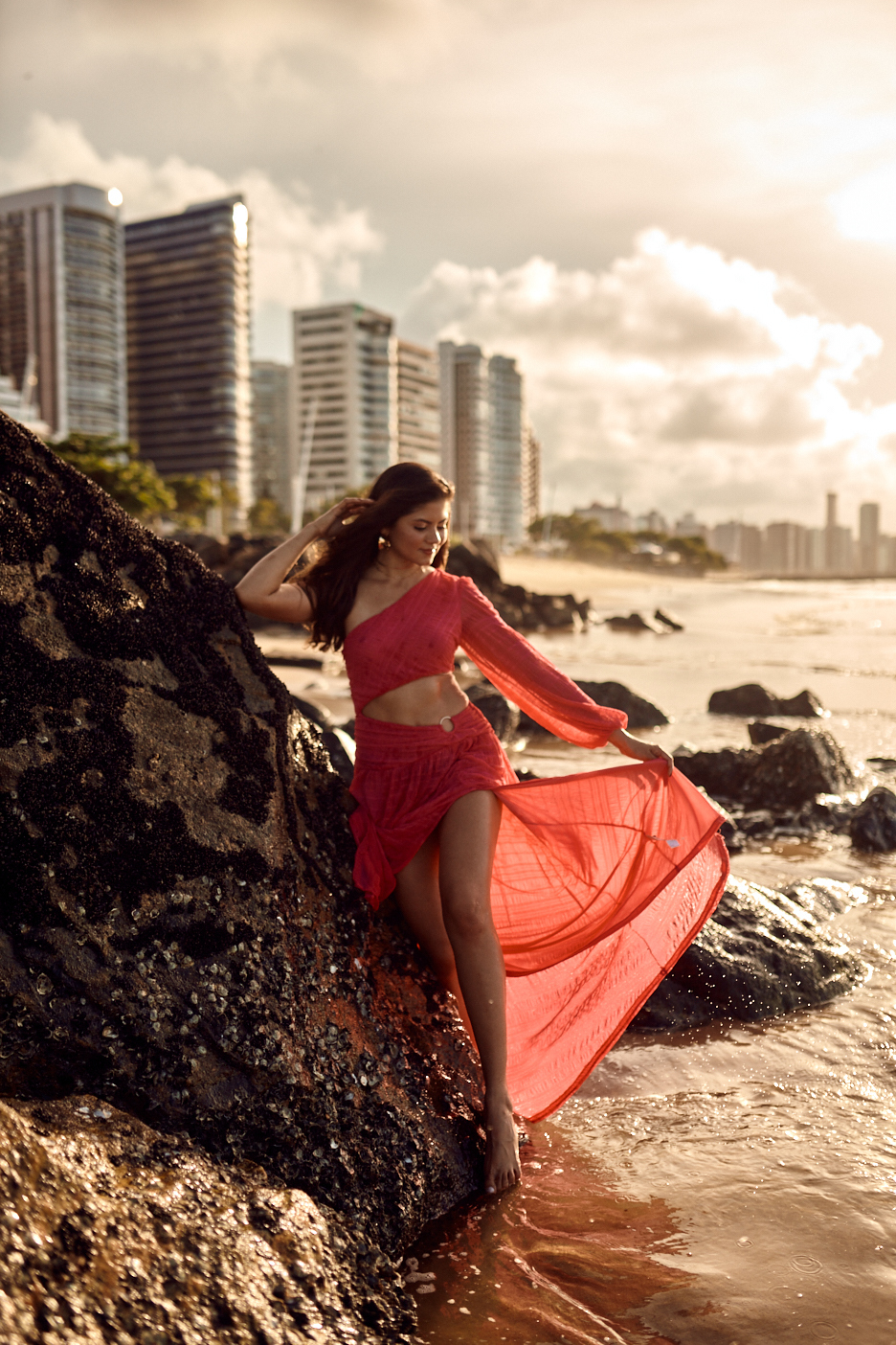 Joana Borboleta veio dos Estados Unidos para um ensaio especial na Praia do Mucuripe. Aproveitando a maré baixa e os corais, criamos imagens únicas e memoráveis. Ela encontrou meu trabalho no Google e agora tem lindas memórias desse momento