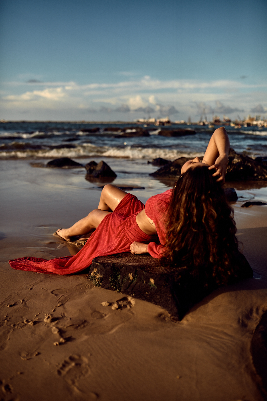 Joana Borboleta veio dos Estados Unidos para um ensaio especial na Praia do Mucuripe. Aproveitando a maré baixa e os corais, criamos imagens únicas e memoráveis. Ela encontrou meu trabalho no Google e agora tem lindas memórias desse momento