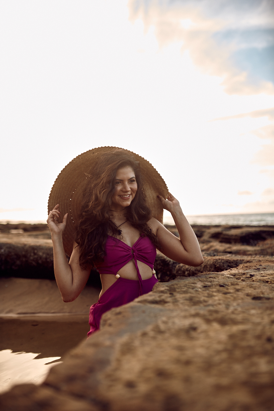 Joana Borboleta veio dos Estados Unidos para um ensaio especial na Praia do Mucuripe. Aproveitando a maré baixa e os corais, criamos imagens únicas e memoráveis. Ela encontrou meu trabalho no Google e agora tem lindas memórias desse momento
