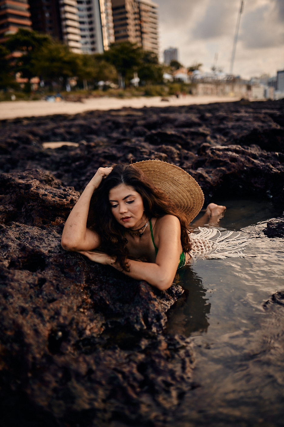 Joana Borboleta veio dos Estados Unidos para um ensaio especial na Praia do Mucuripe. Aproveitando a maré baixa e os corais, criamos imagens únicas e memoráveis. Ela encontrou meu trabalho no Google e agora tem lindas memórias desse momento