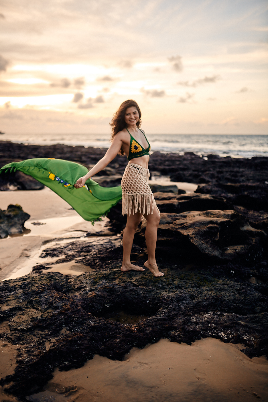 Joana Borboleta veio dos Estados Unidos para um ensaio especial na Praia do Mucuripe. Aproveitando a maré baixa e os corais, criamos imagens únicas e memoráveis. Ela encontrou meu trabalho no Google e agora tem lindas memórias desse momento