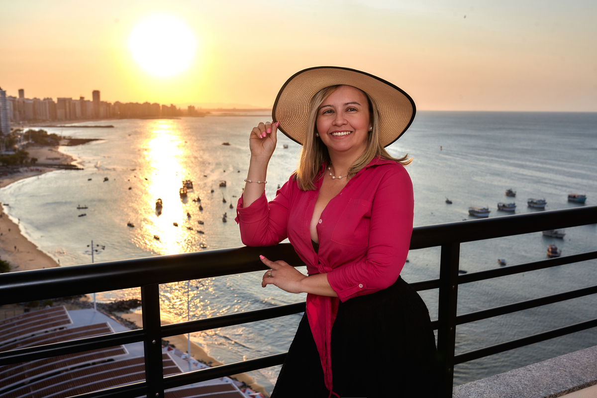 Do Marina Park Hotel à Praia do Mucuripe, celebramos momentos incríveis com Paty Aline. Em um catamarã repleto de champagne, churrasco e sorrisos, registramos memórias inesquecíveis, eternizando uma conexão única em cada foto