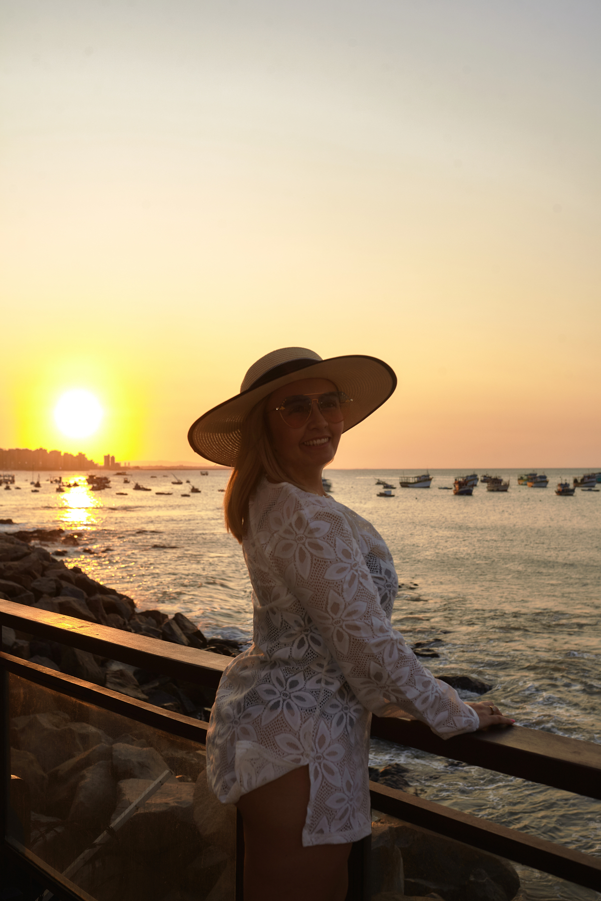 Do Marina Park Hotel à Praia do Mucuripe, celebramos momentos incríveis com Paty Aline. Em um catamarã repleto de champagne, churrasco e sorrisos, registramos memórias inesquecíveis, eternizando uma conexão única em cada foto