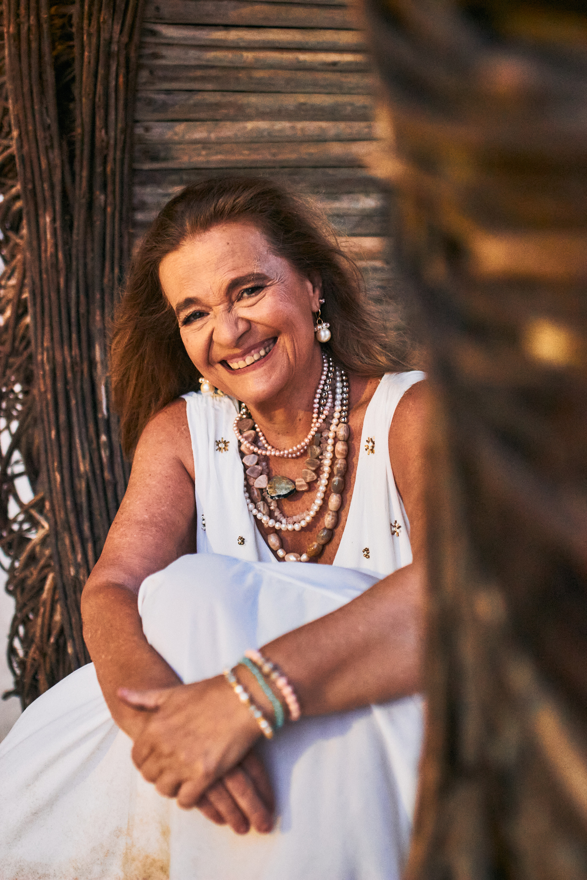 Celebramos os 60 anos de Voina com um book encantador e a cobertura do aniversário na Praia do Futuro. Um cenário mágico com caminho de velas e chuva dourada transformaram as areias do Ronco do Mar em pura emoção e memórias inesquecíveis.