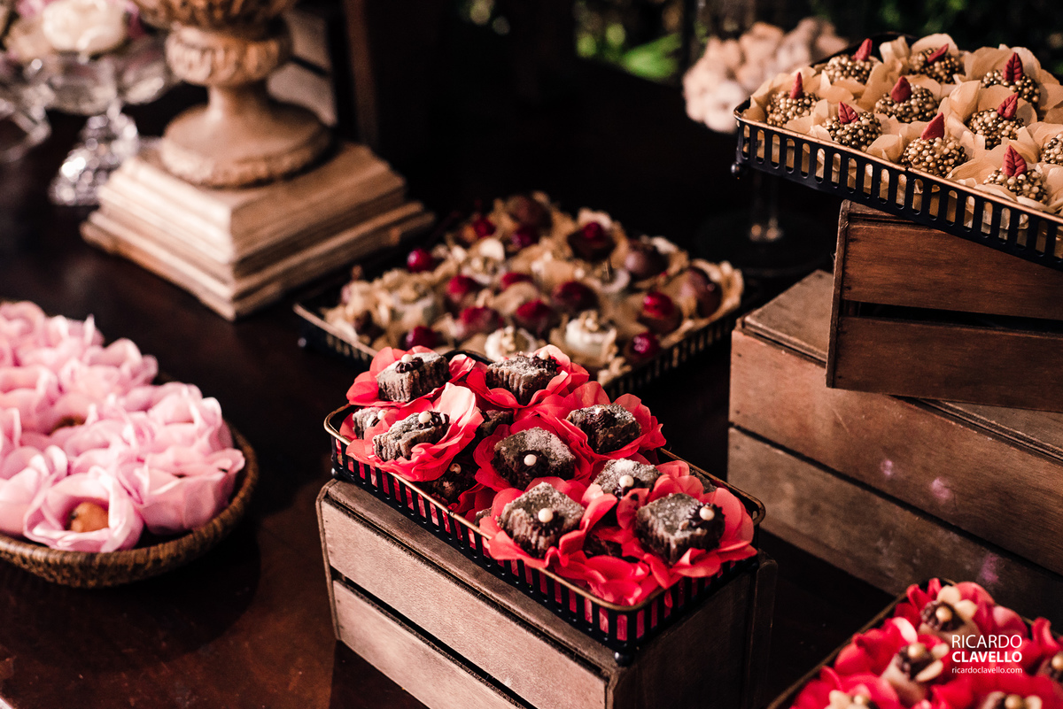 decoração do casamento no Espaço La Lunna Eventos - Fotografia de Casamento RJ - Fotografia de Casamento Niterói - Fotógrafo de Casamento RJ - Fotografia de Casamento JF - Fotografo Casamento - Melhores fotos de casamento