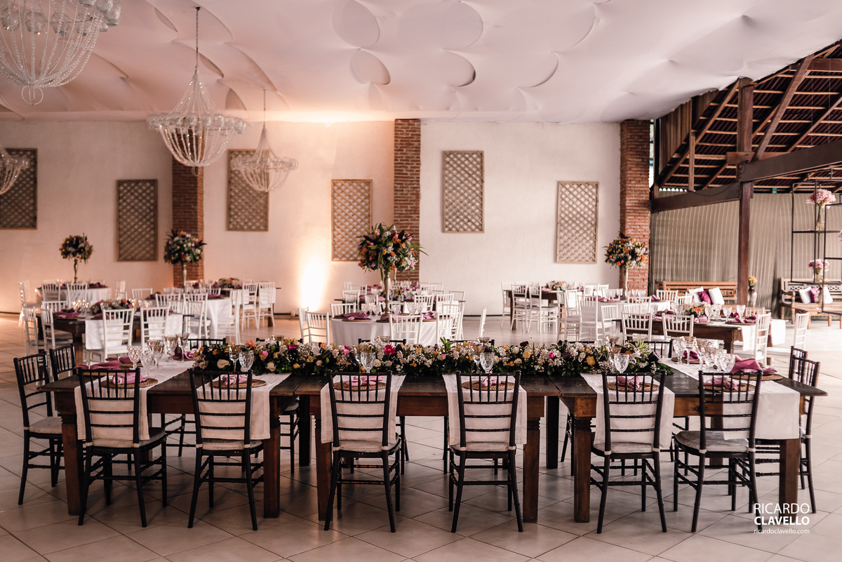 decoração do casamento no Espaço La Lunna Eventos - Fotografia de Casamento RJ - Fotografia de Casamento Niterói - Fotógrafo de Casamento RJ - Fotografia de Casamento JF - Fotografo Casamento - Melhores fotos de casamento