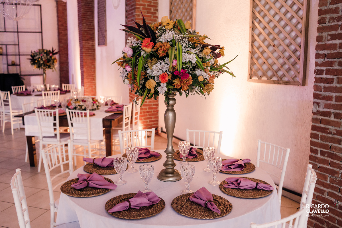 decoração do casamento no Espaço La Lunna Eventos - Fotografia de Casamento RJ - Fotografia de Casamento Niterói - Fotógrafo de Casamento RJ - Fotografia de Casamento JF - Fotografo Casamento - Melhores fotos de casamento