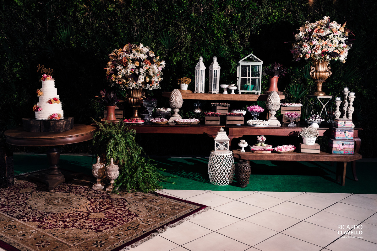 decoração do casamento no Espaço La Lunna Eventos - Fotografia de Casamento RJ - Fotografia de Casamento Niterói - Fotógrafo de Casamento RJ - Fotografia de Casamento JF - Fotografo Casamento - Melhores fotos de casamento