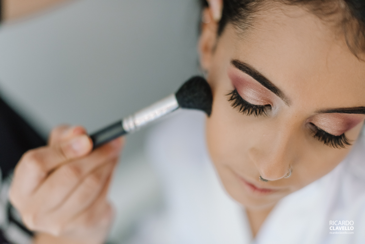 Maquiagem - Fotografia de Casamento -  Bistrô 160 - Fotografia de Casamento RJ - Fotografia de Casamento Niterói - Fotografia de Casamento JF - Melhores Fotos de Casamento - Fotógrafo de Casamento RJ - Fotógrafo de Casamento Juiz de Fora - Fotógrafo Juiz 