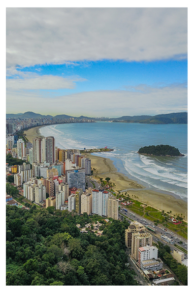 Quadro em formato retrato da cidade de Santos S.P - 
O tão conhecido morro da Asa Delta no morro do José Menino 