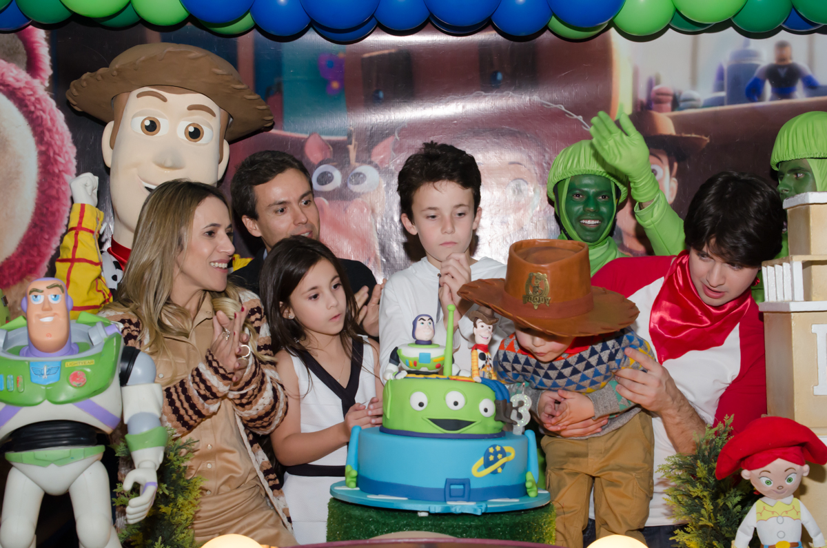 Fotografias do Enzo 3 anos - Festa de 3 anos do Enzo - fotografia e vídeo dessa festa infantil Maravilhosa.