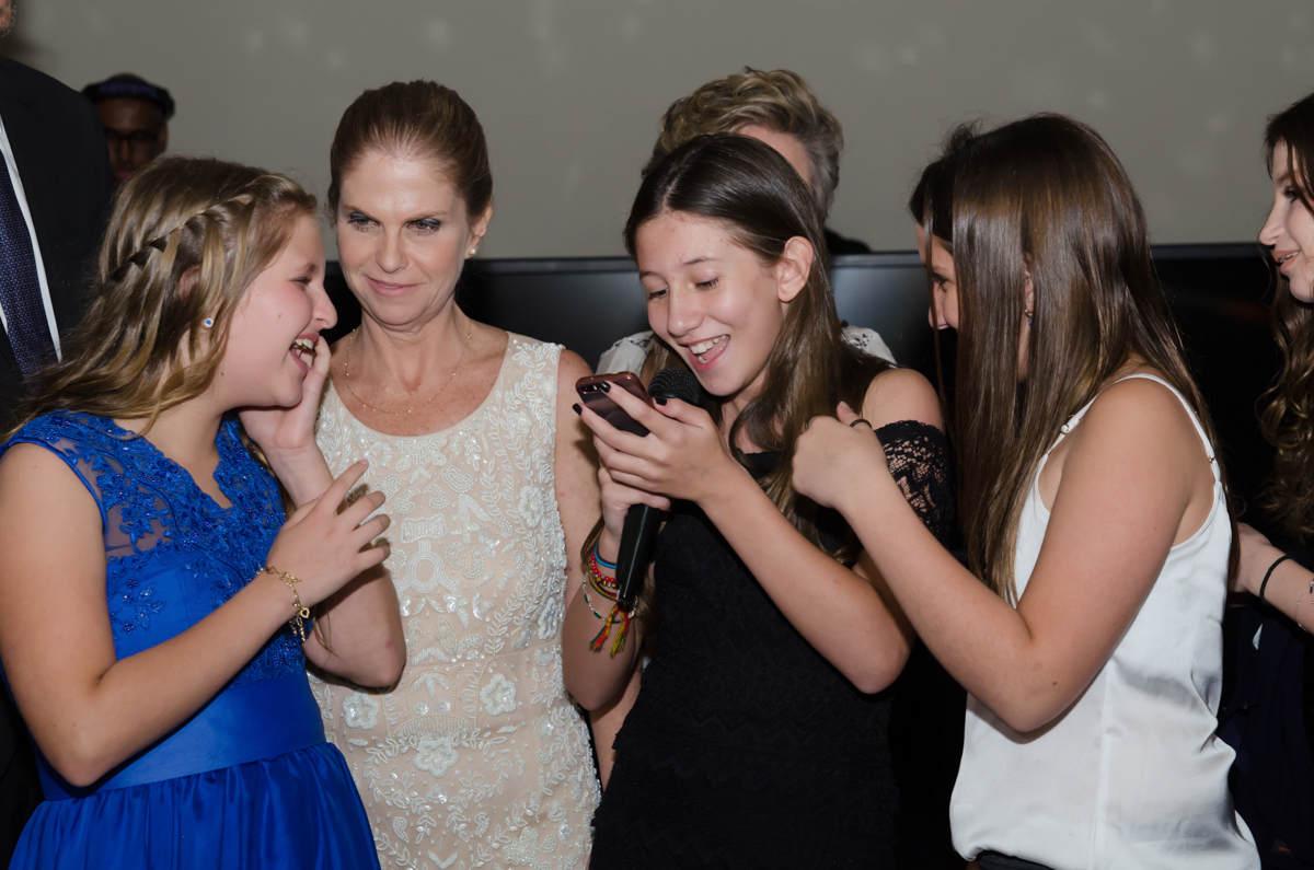 Fotografia da Camila e seu Bat Mitzvah feitas pela Geniphoto em SP