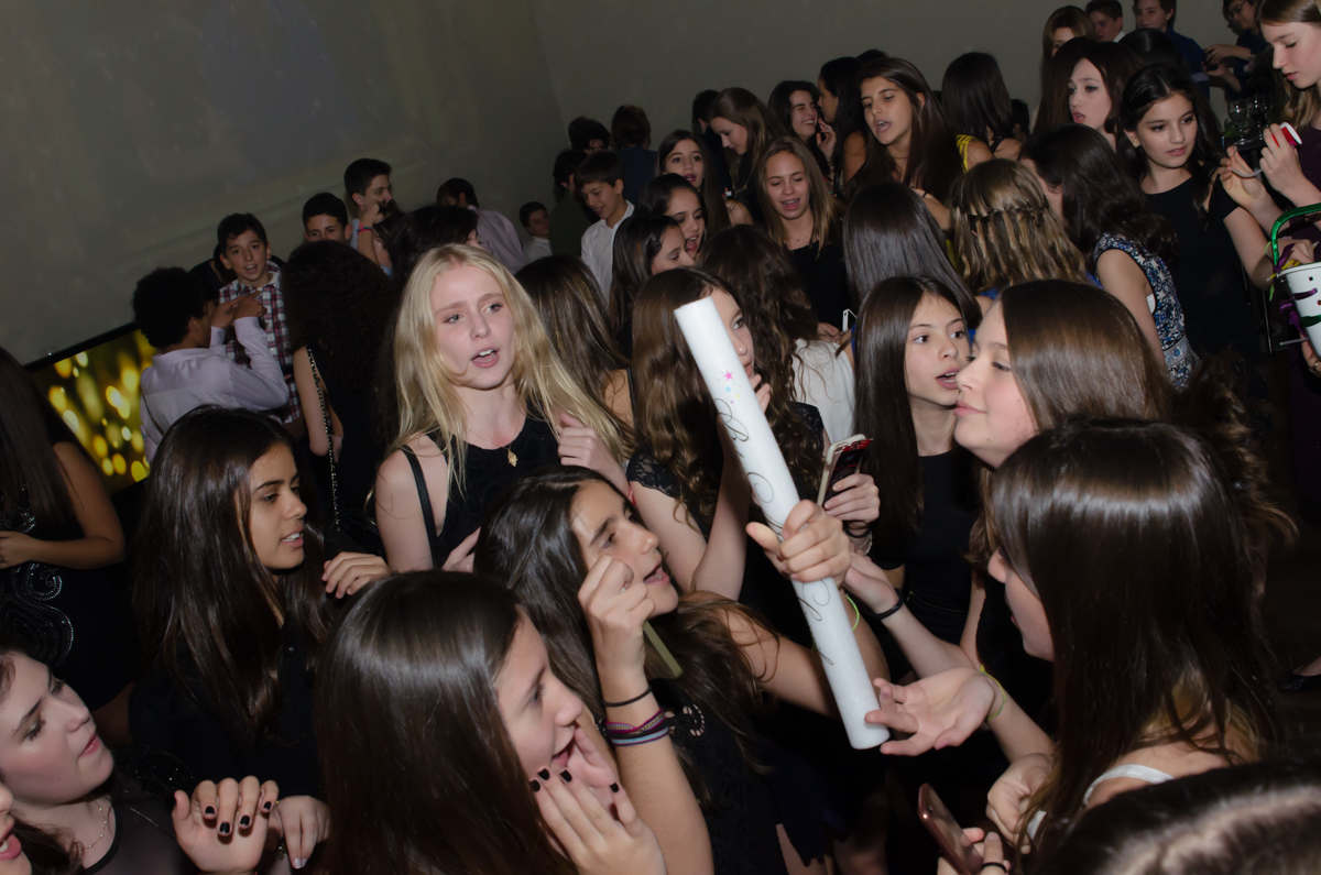 Fotografia da Camila e seu Bat Mitzvah feitas pela Geniphoto em SP