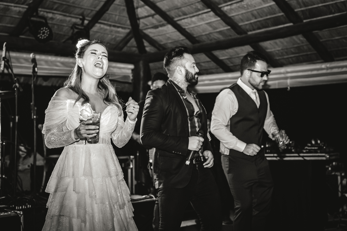 festa casal no palco no Vale dos Desejos  Fernanda e Leo  