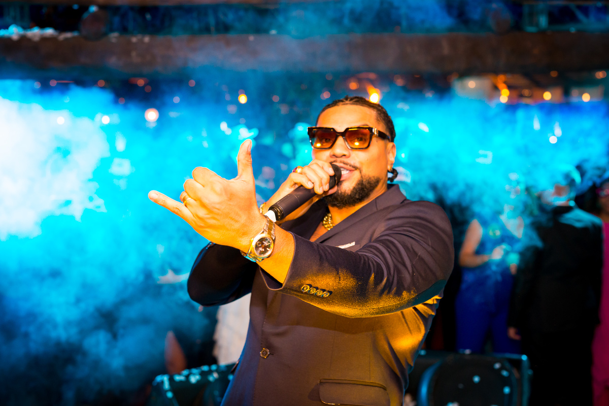 naldo benny atração na pista Vale dos Desejos Fernanda e Leo