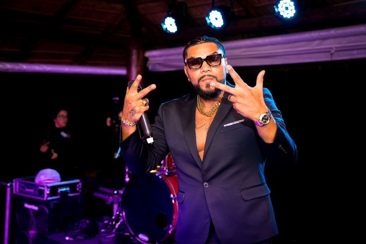 naldo benny atração na pista Vale dos Desejos Fernanda e Leo