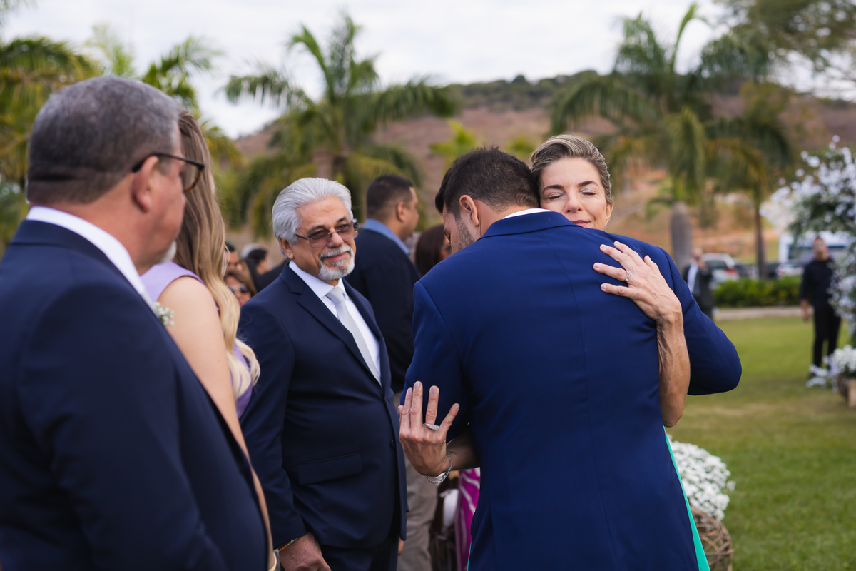 entrada noivo na cerimonia Vale dos Desejos  Fernanda e Leo  Casamento