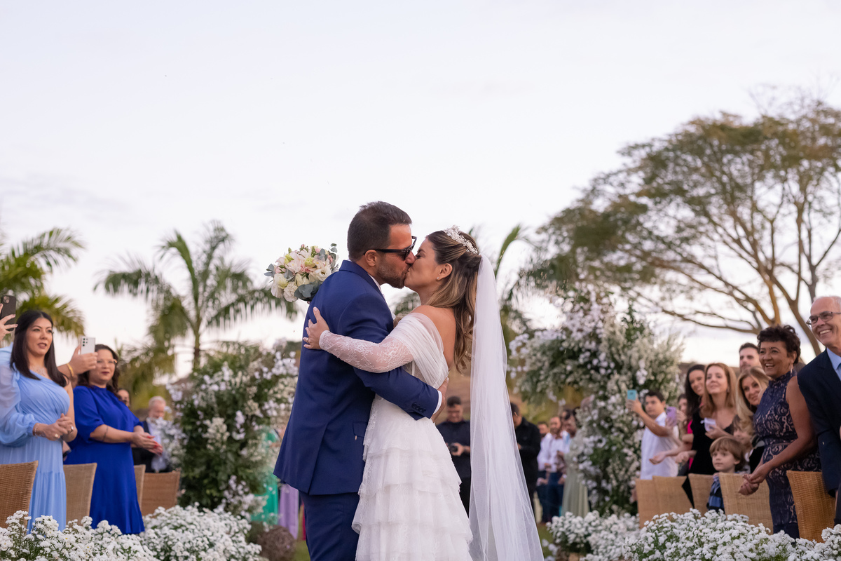 saida casal na cerimonia Vale dos Desejos  Fernanda e Leo  Casamento