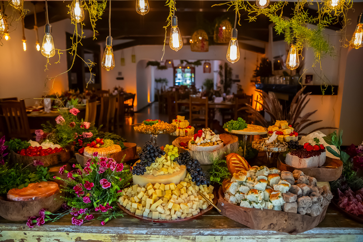 buffet casamento de Raquel e Marcelo no Casa do Lago Enfesta