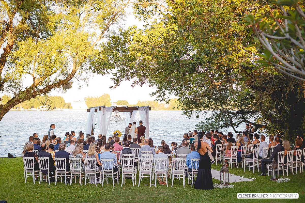 Linca casamento ao ar livre realizado em Porto Alegre, fotos feitas pelo fotógrafo de Caxias do Sul Cleber Brauner, Bento Gonçalves