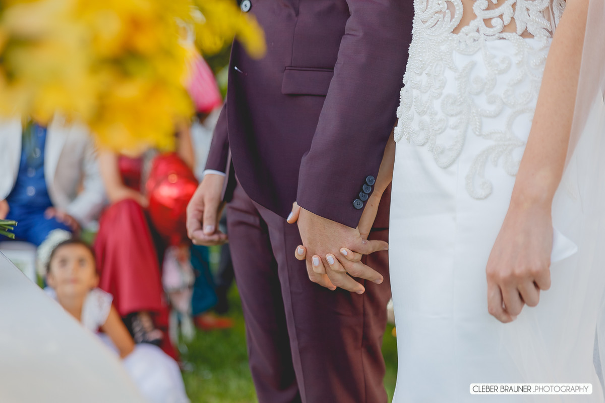 Linca casamento ao ar livre realizado em Porto Alegre, fotos feitas pelo fotógrafo de Caxias do Sul Cleber Brauner, Bento Gonçalves