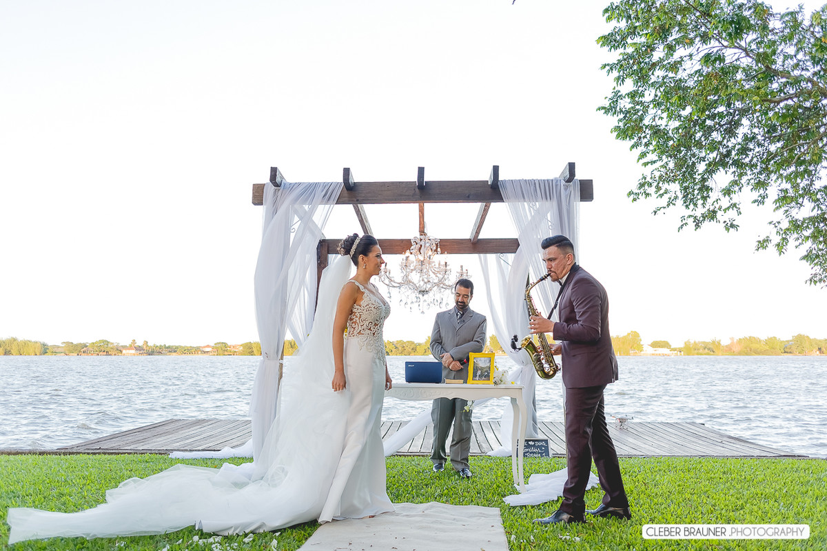 Linca casamento ao ar livre realizado em Porto Alegre, fotos feitas pelo fotógrafo de Caxias do Sul Cleber Brauner, Bento Gonçalves