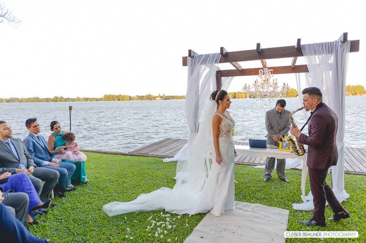 Linca casamento ao ar livre realizado em Porto Alegre, fotos feitas pelo fotógrafo de Caxias do Sul Cleber Brauner, Bento Gonçalves