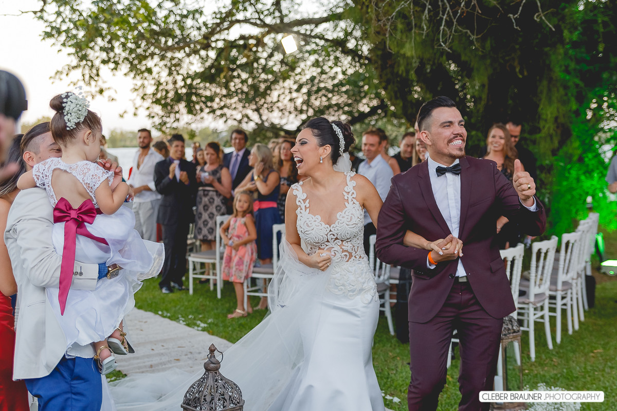 Linca casamento ao ar livre realizado em Porto Alegre, fotos feitas pelo fotógrafo de Caxias do Sul Cleber Brauner, Bento Gonçalves