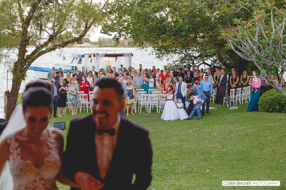 Linca casamento ao ar livre realizado em Porto Alegre, fotos feitas pelo fotógrafo de Caxias do Sul Cleber Brauner, Bento Gonçalves