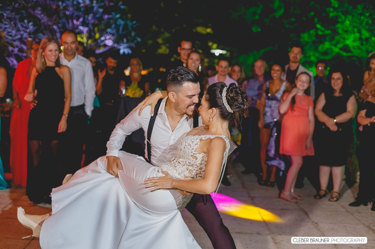 Linca casamento ao ar livre realizado em Porto Alegre, fotos feitas pelo fotógrafo de Caxias do Sul Cleber Brauner, Bento Gonçalves
