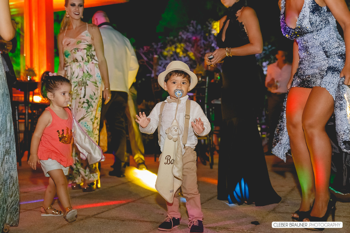 Linca casamento ao ar livre realizado em Porto Alegre, fotos feitas pelo fotógrafo de Caxias do Sul Cleber Brauner, Bento Gonçalves