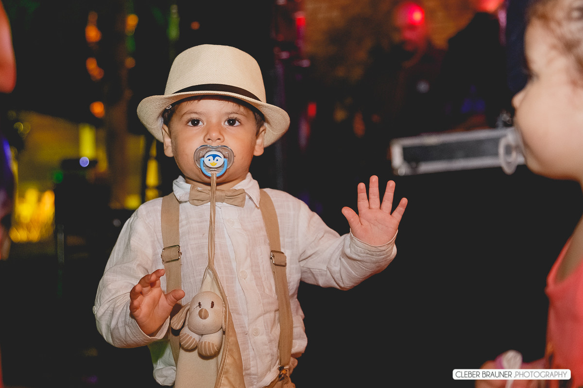 Linca casamento ao ar livre realizado em Porto Alegre, fotos feitas pelo fotógrafo de Caxias do Sul Cleber Brauner, Bento Gonçalves