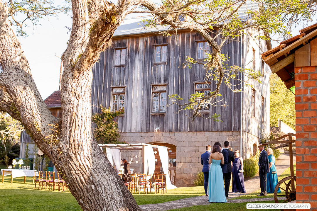 Lindo casamento realizado na Serra Gaúcho, casamento onde noivo e noiva lindos, Fotos raelizadas pelo fotógrafo de caxias do sul, Cleber Brauner