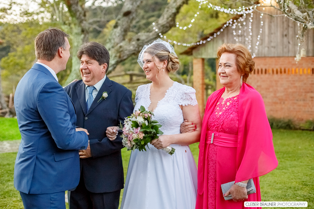 Lindo casamento realizado na Serra Gaúcho, casamento onde noivo e noiva lindos, Fotos raelizadas pelo fotógrafo de caxias do sul, Cleber Brauner