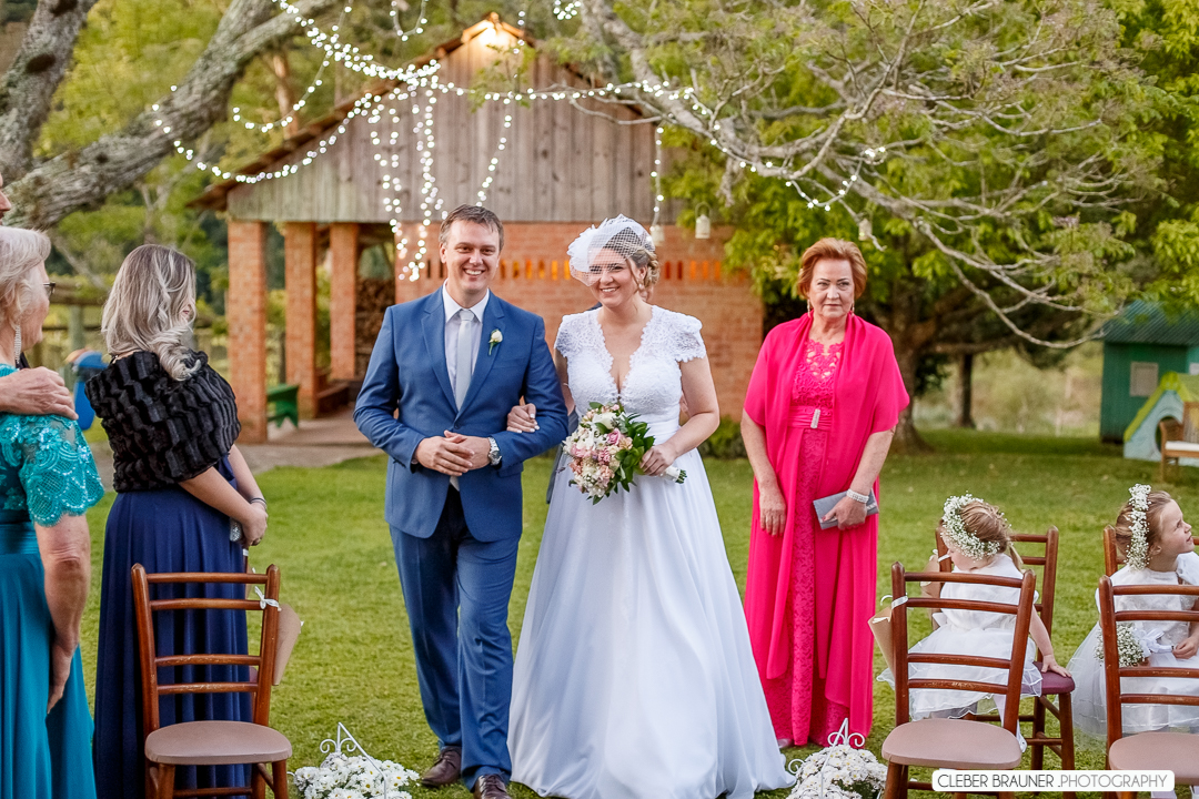 Lindo casamento realizado na Serra Gaúcho, casamento onde noivo e noiva lindos, Fotos raelizadas pelo fotógrafo de caxias do sul, Cleber Brauner
