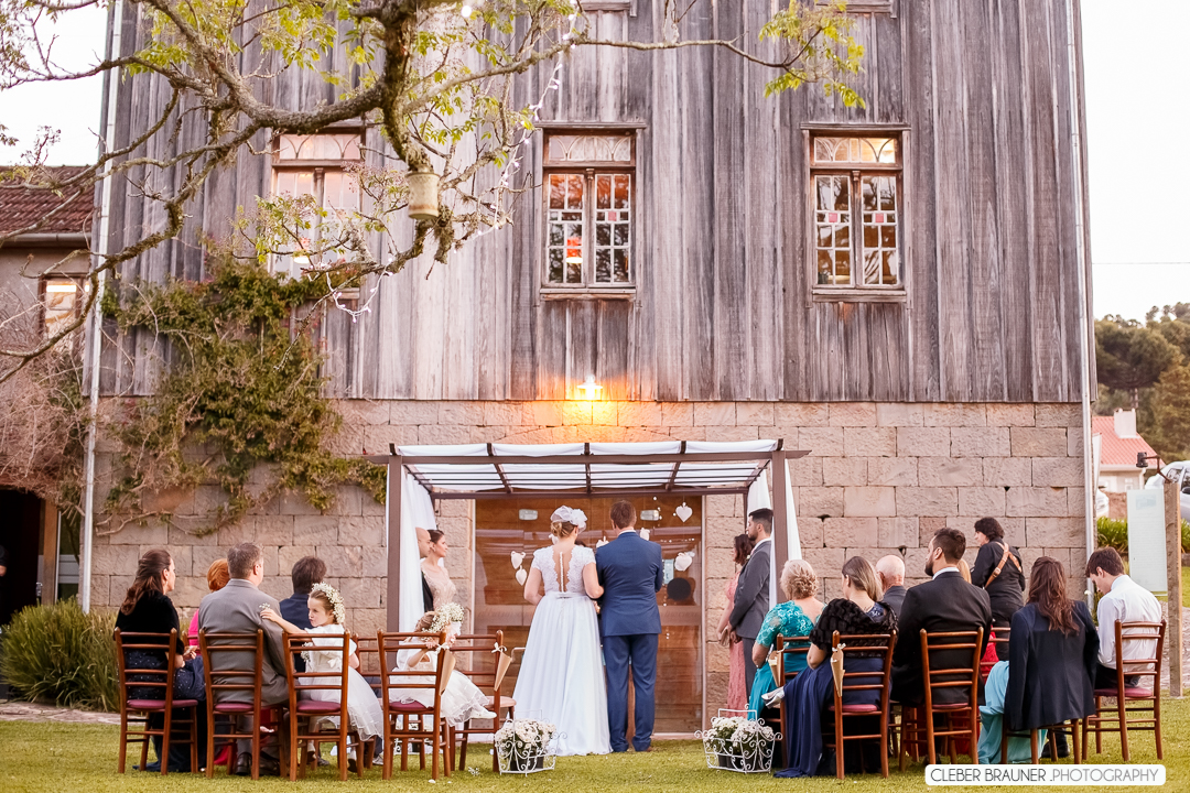 Lindo casamento realizado na Serra Gaúcho, casamento onde noivo e noiva lindos, Fotos raelizadas pelo fotógrafo de caxias do sul, Cleber Brauner