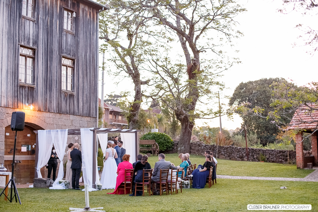 Lindo casamento realizado na Serra Gaúcho, casamento onde noivo e noiva lindos, Fotos raelizadas pelo fotógrafo de caxias do sul, Cleber Brauner
