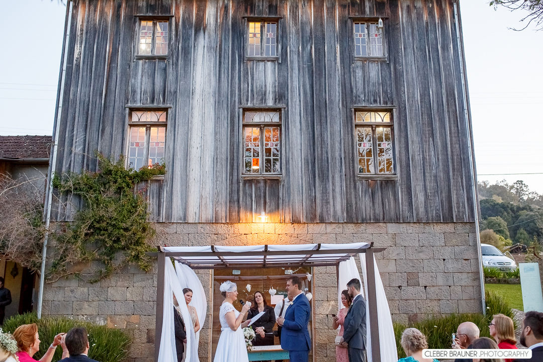 Lindo casamento realizado na Serra Gaúcho, casamento onde noivo e noiva lindos, Fotos raelizadas pelo fotógrafo de caxias do sul, Cleber Brauner