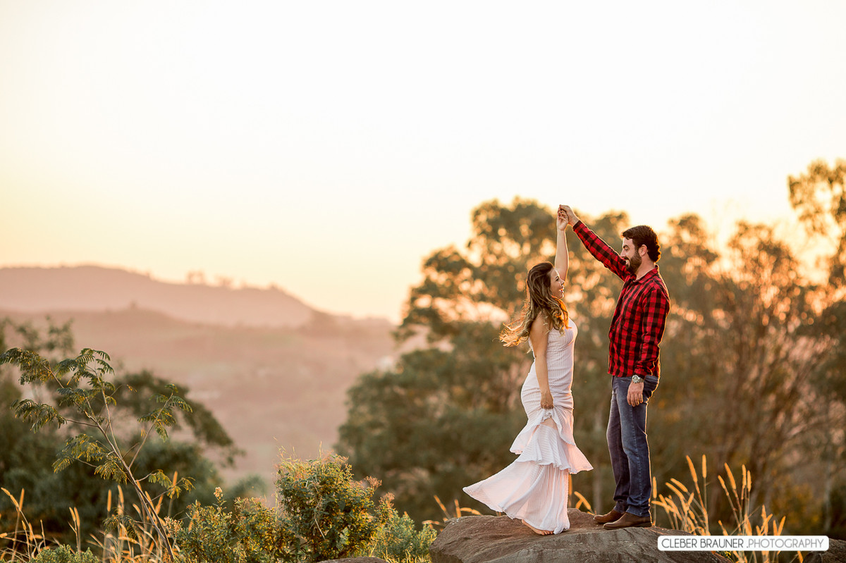 lINDO ENSAIO FOTOGRAFICO NO VALE dos vinhedos em bento gonçalves, fotografado pelo fotografo de casamento cleber Brauner