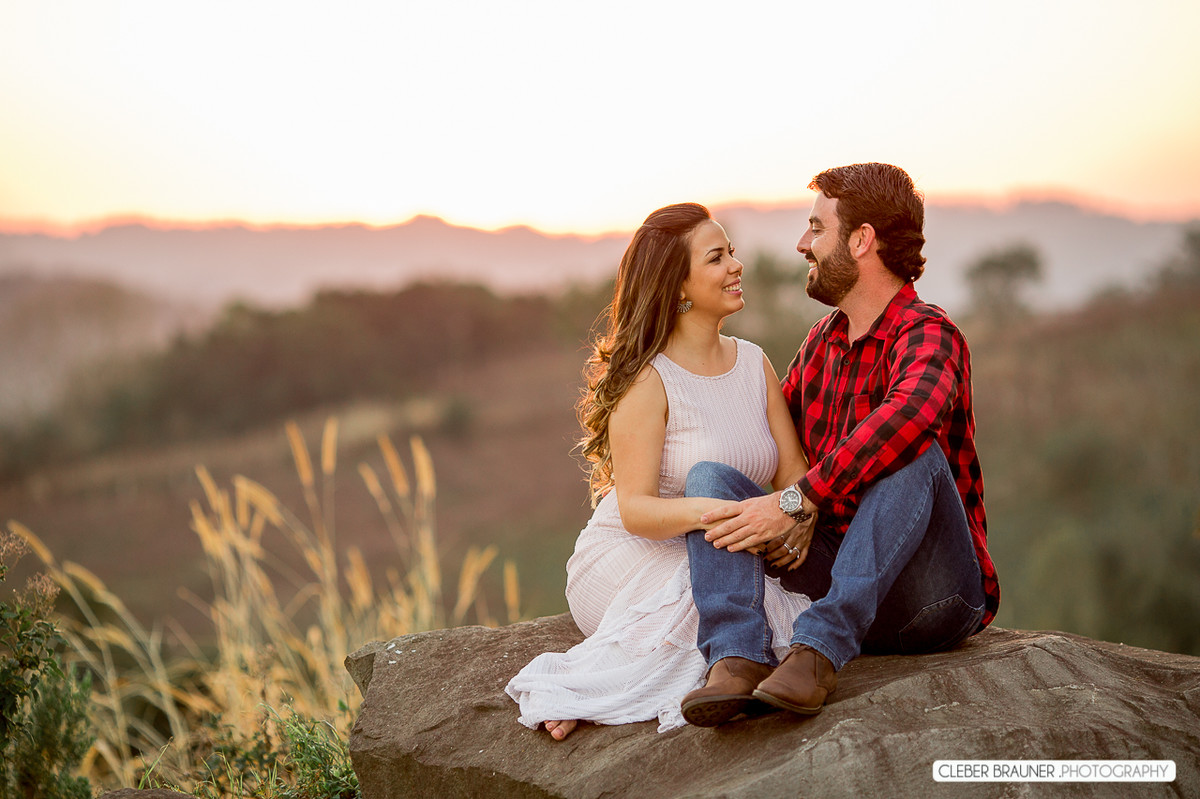 lINDO ENSAIO FOTOGRAFICO NO VALE dos vinhedos em bento gonçalves, fotografado pelo fotografo de casamento cleber Brauner