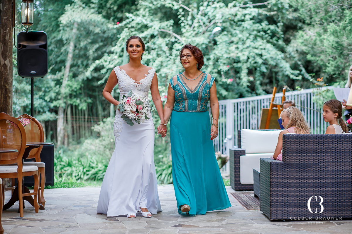 Lindo casamento realizado na Villa Tuiuty em Bento Gonçalves Rs, fotografado por Cleber Brauner, fotógrafo de casamento de Garibaldi e Porto alegre. Fotos do ensaio e trash the dress no site
