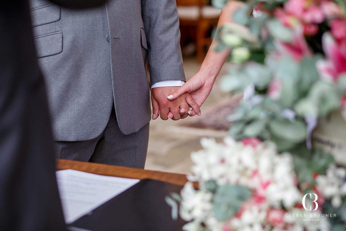 Lindo casamento realizado na Villa Tuiuty em Bento Gonçalves Rs, fotografado por Cleber Brauner, fotógrafo de casamento de Garibaldi e Porto alegre. Fotos do ensaio e trash the dress no site