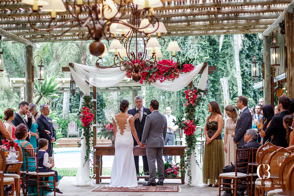 Lindo casamento realizado na Villa Tuiuty em Bento Gonçalves Rs, fotografado por Cleber Brauner, fotógrafo de casamento de Garibaldi e Porto alegre. Fotos do ensaio e trash the dress no site