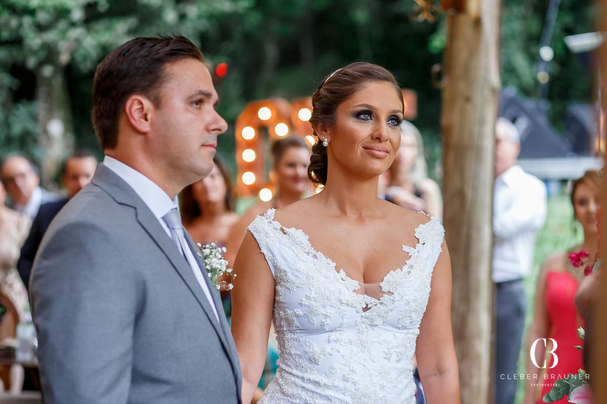 Lindo casamento realizado na Villa Tuiuty em Bento Gonçalves Rs, fotografado por Cleber Brauner, fotógrafo de casamento de Garibaldi e Porto alegre. Fotos do ensaio e trash the dress no site