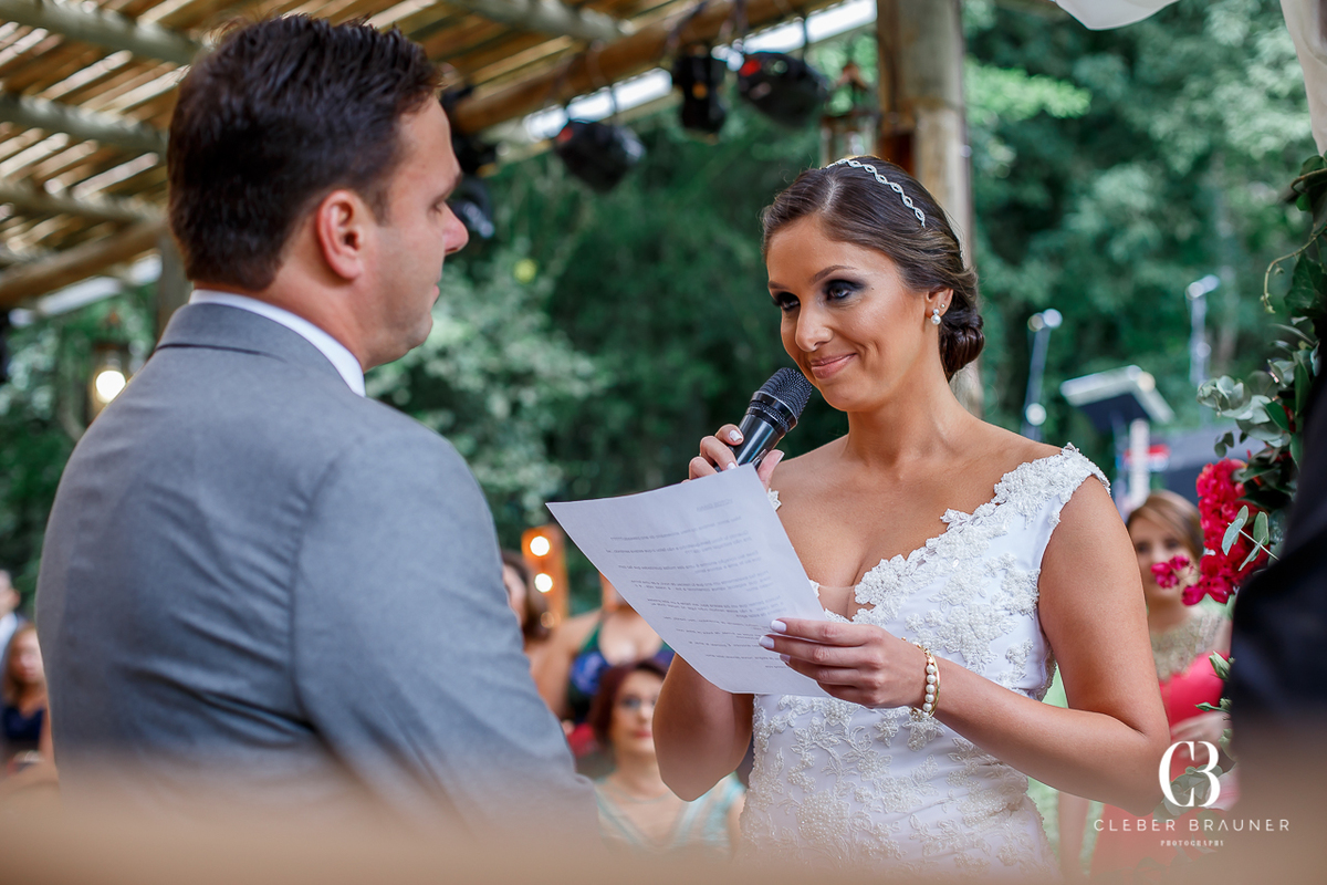 Lindo casamento realizado na Villa Tuiuty em Bento Gonçalves Rs, fotografado por Cleber Brauner, fotógrafo de casamento de Garibaldi e Porto alegre. Fotos do ensaio e trash the dress no site