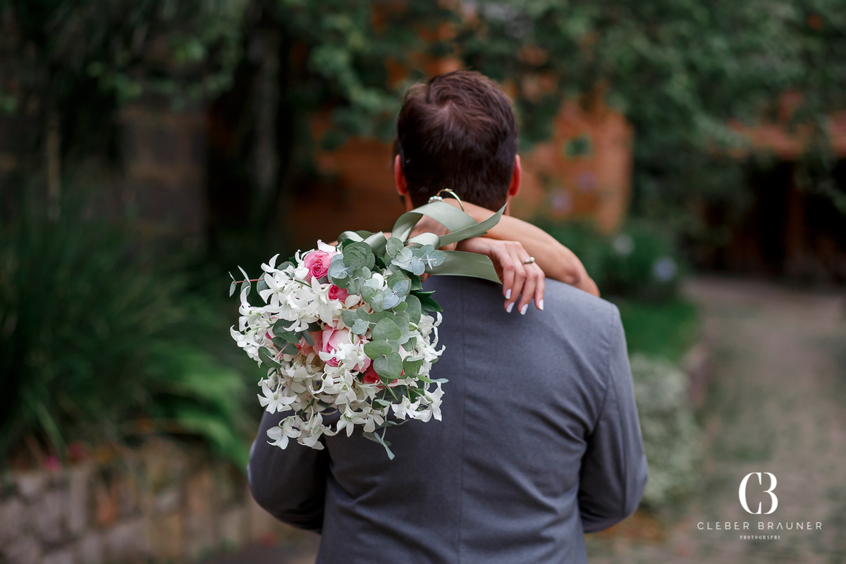 Lindo casamento realizado na Villa Tuiuty em Bento Gonçalves Rs, fotografado por Cleber Brauner, fotógrafo de casamento de Garibaldi e Porto alegre. Fotos do ensaio e trash the dress no site