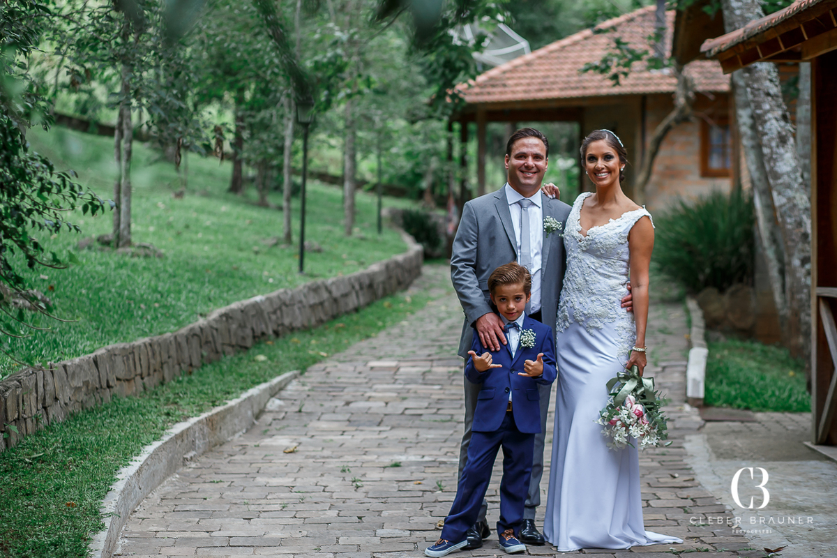 Lindo casamento realizado na Villa Tuiuty em Bento Gonçalves Rs, fotografado por Cleber Brauner, fotógrafo de casamento de Garibaldi e Porto alegre. Fotos do ensaio e trash the dress no site