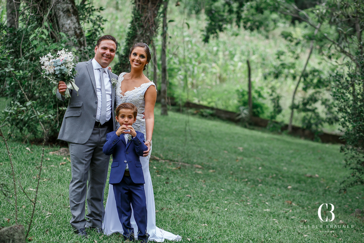 Lindo casamento realizado na Villa Tuiuty em Bento Gonçalves Rs, fotografado por Cleber Brauner, fotógrafo de casamento de Garibaldi e Porto alegre. Fotos do ensaio e trash the dress no site