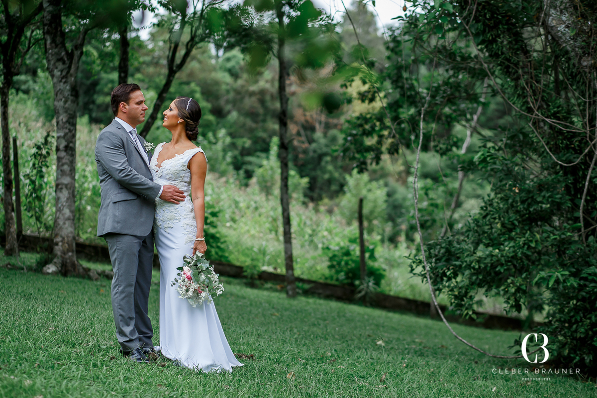 Lindo casamento realizado na Villa Tuiuty em Bento Gonçalves Rs, fotografado por Cleber Brauner, fotógrafo de casamento de Garibaldi e Porto alegre. Fotos do ensaio e trash the dress no site